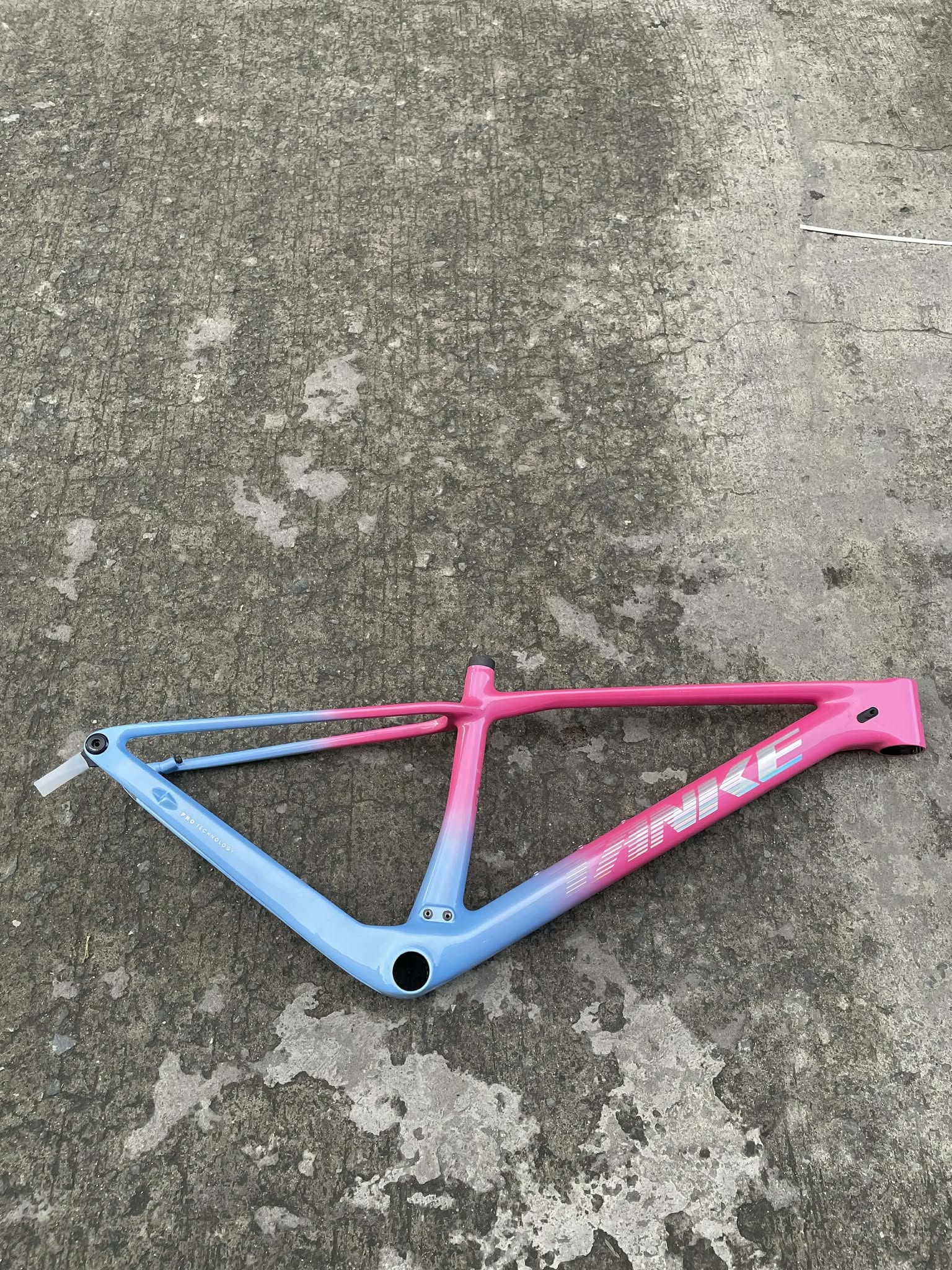 TANKE TK 5, 29ER FULL CARBON V1 THRU AXLE BOOST SIZE “SMALL” BLUE PINK COTTON CANDY