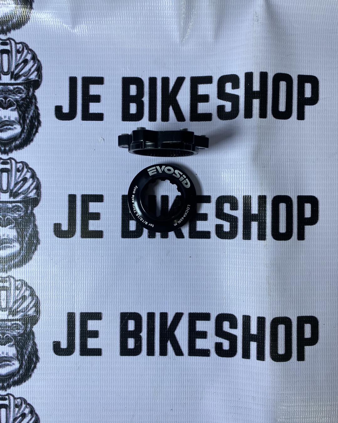 Evosid adapter to convert Center Lock hubs to 6-bolt disc brakes.