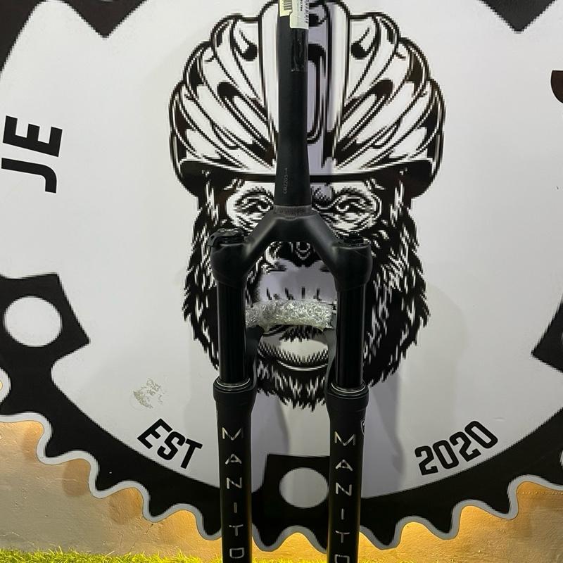 Manitou Markhor 29-inch air suspension fork with lightweight design.