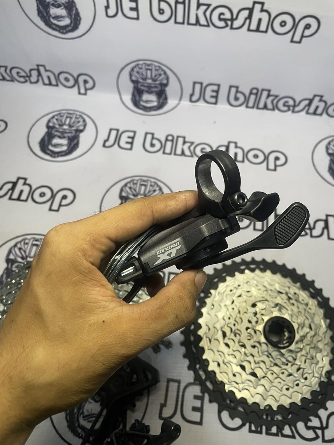 SHIMANO DEORE XT M8100 SHIFTER