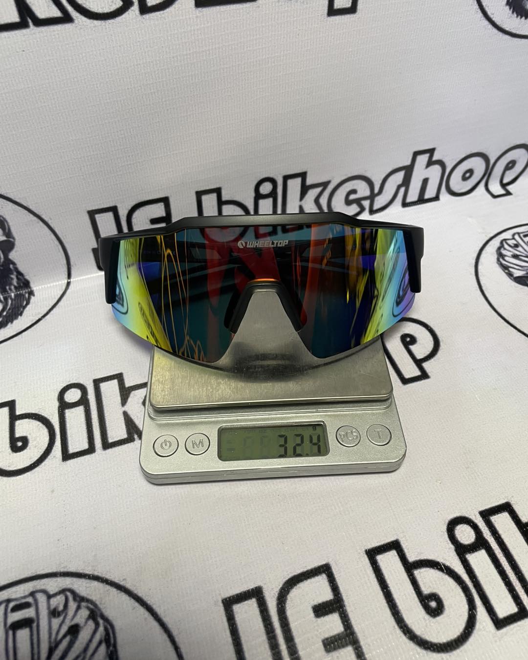 WHEELTOP ADJUSTABLE NOSE PADS WITH HARD CASE CYCLING SHADES