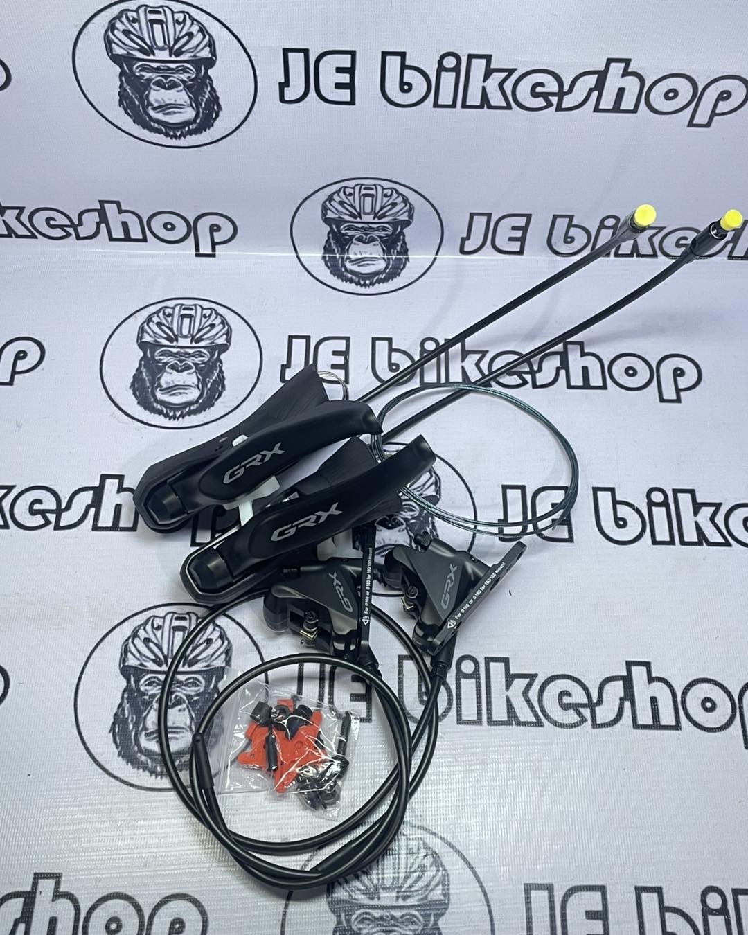 SHIMANO GRX RX600 GRAVEL SERIES 1x11 SPEED WITH HYDRAULIC DISC BRAKE CALIPER  RX400