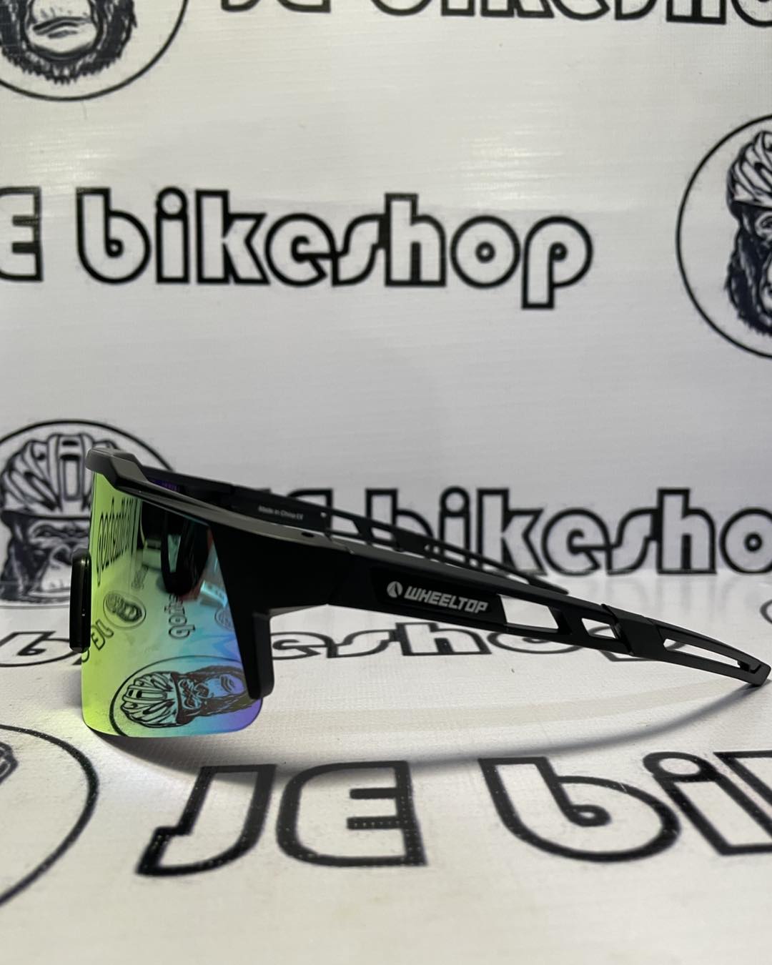 WHEELTOP ADJUSTABLE NOSE PADS WITH HARD CASE CYCLING SHADES