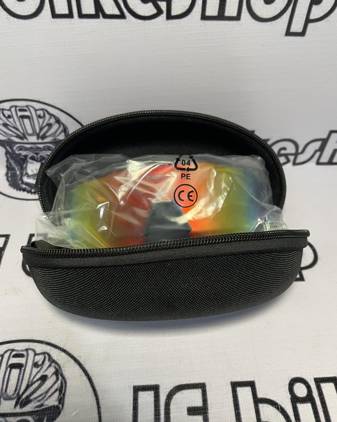 WHEELTOP ADJUSTABLE NOSE PADS WITH HARD CASE CYCLING SHADES