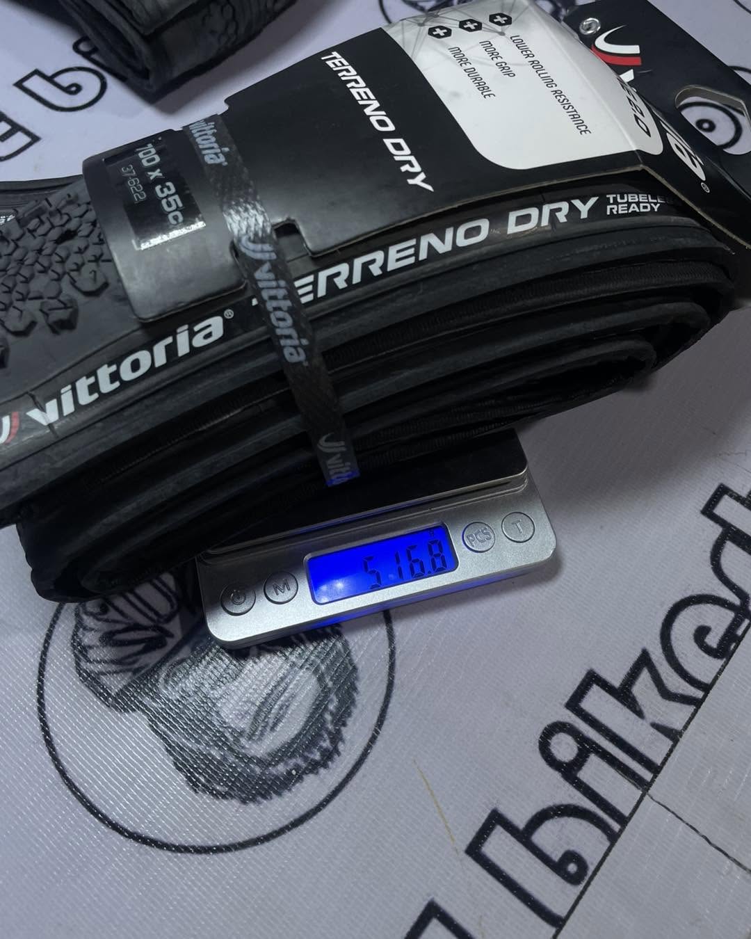 VITTORIA 700x 35C TERRENO DRY BLACK TIRE