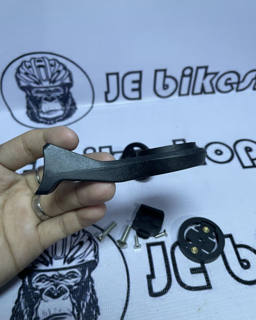 INTEGRATED FRONT MOUNT SPEEDOMETER BAR FLY