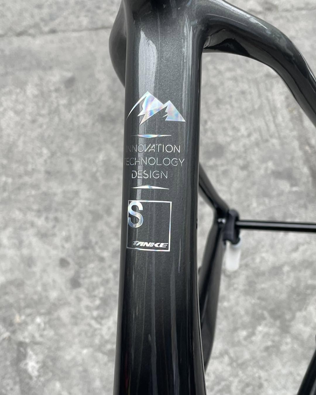 TANKE TK 5, 29ER FULL CARBON V1 THRU AXLE BOOST SIZE “SMALL” BLACK GRAY GLOSSY