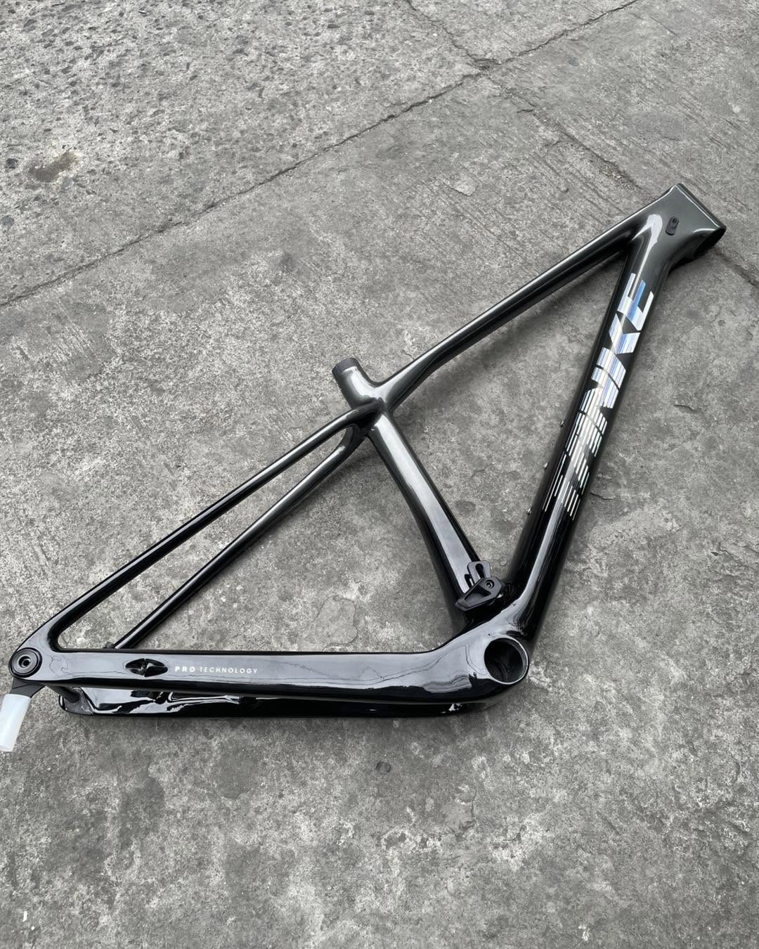 TANKE TK 5, 29ER FULL CARBON V1 THRU AXLE BOOST SIZE “SMALL” BLACK GRAY GLOSSY