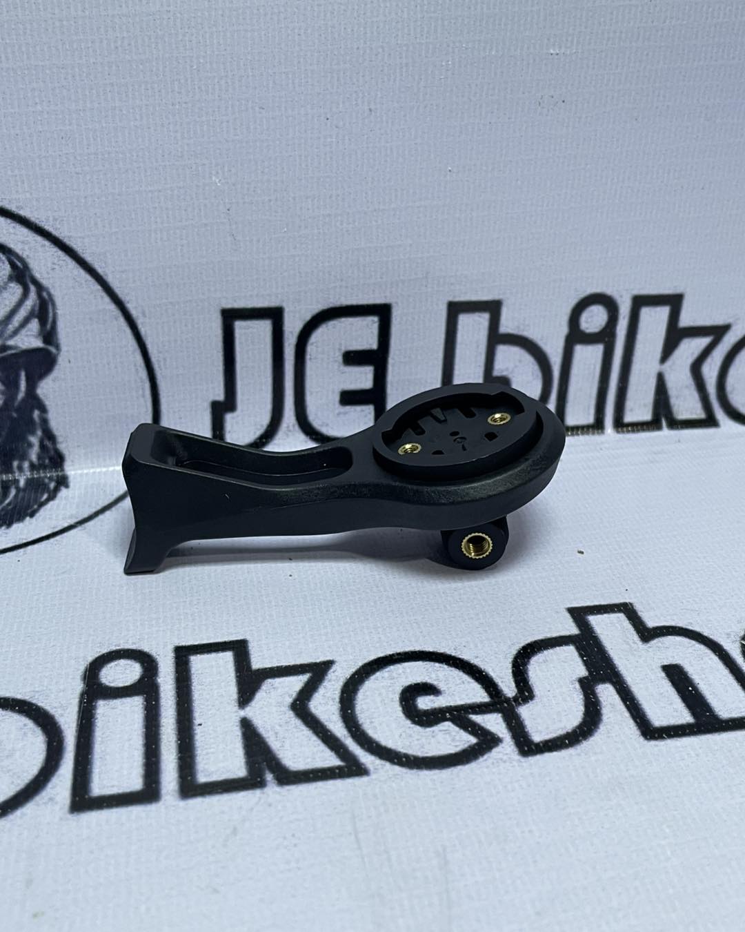 INTEGRATED FRONT MOUNT SPEEDOMETER BAR FLY