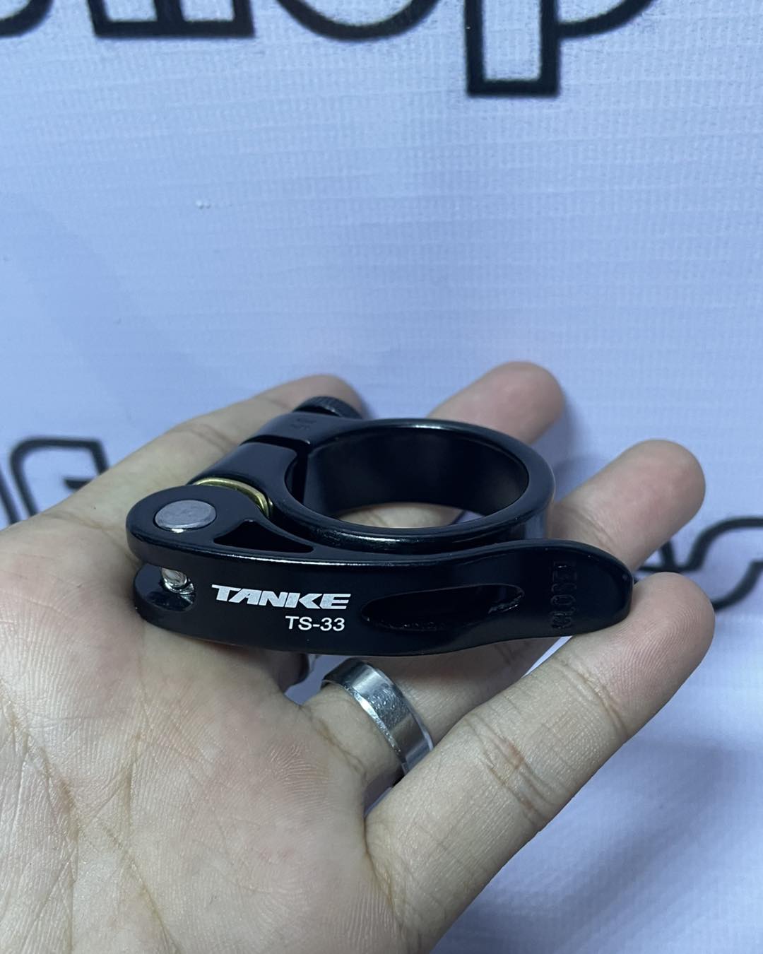 BOLT TYPE SEATCLAMP
