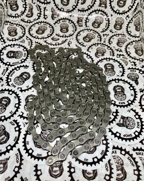 Shimano M6100 12-speed chain compatible with Deore groupset