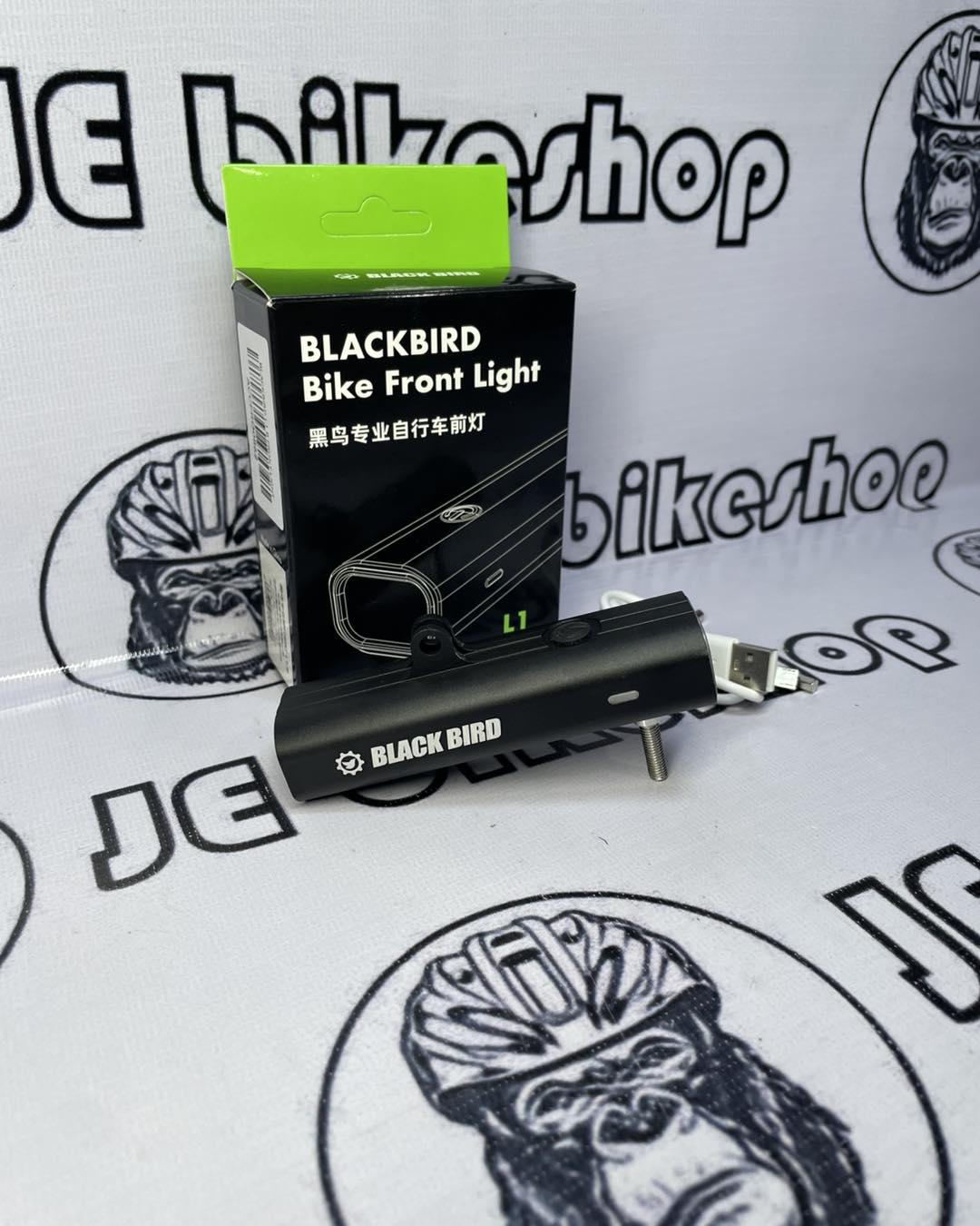 BLACKBIRD BIKE L1C  FRONT LIGHT WITH USB CHARGER, 8 HOURS RUN TIME, 400 LUMENS, 2000mAH BATTERY WATERPROOF