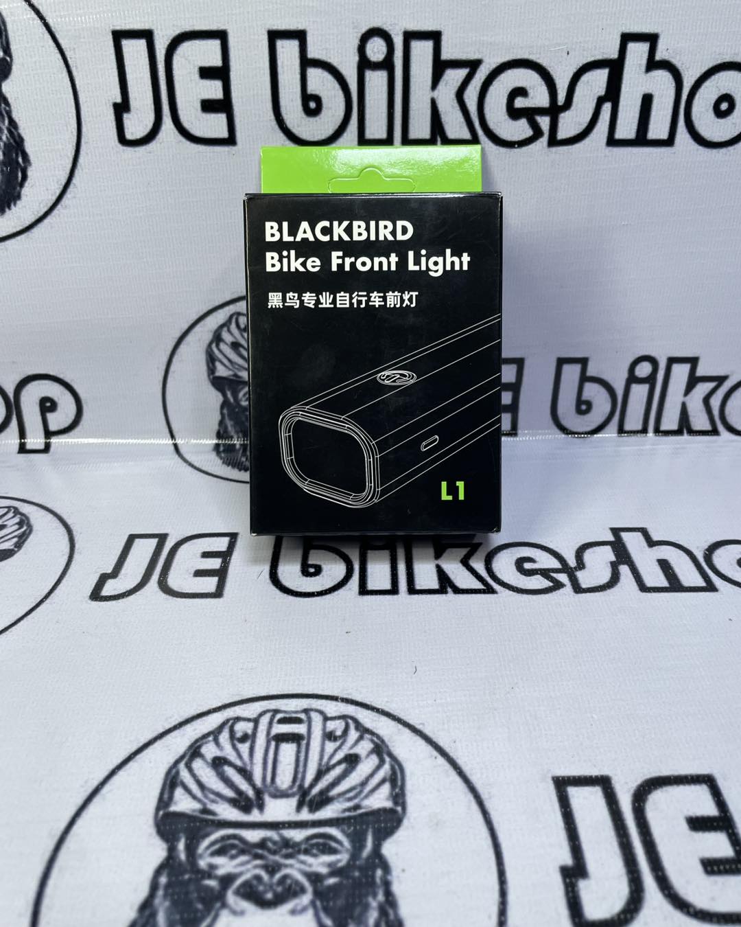 BLACKBIRD BIKE L1C  FRONT LIGHT WITH USB CHARGER, 8 HOURS RUN TIME, 400 LUMENS, 2000mAH BATTERY WATERPROOF