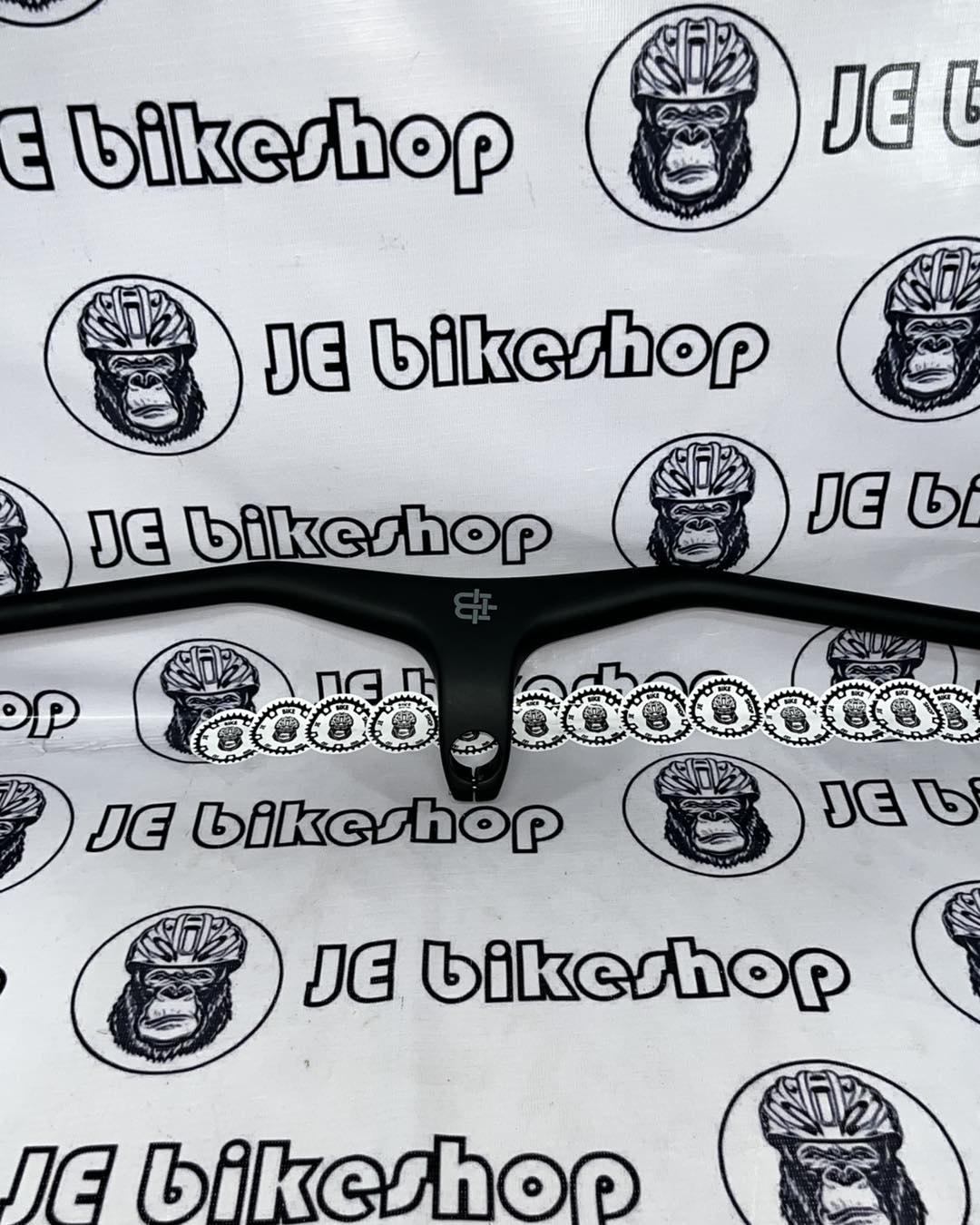 BLACK INC INTEGRATED FULL CARBON HANDLE BAR 700 X 100MM