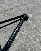 SAGMIT BROOKLYN V3R 2026 FRAME BLACK AND SILVER  29ER “MEDIUM” TAPERED