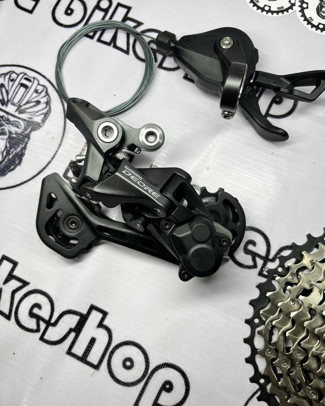 SHIMANO DEORE M5120 RD AND M5100 SHIFTER WITH HOLLOW HG601 AND ULTRA LIGHT SUNSHINE 11-40T   COGS