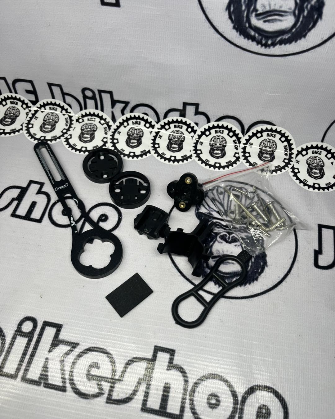 INTEGRATED ALUMINUM BLACK BARFLY