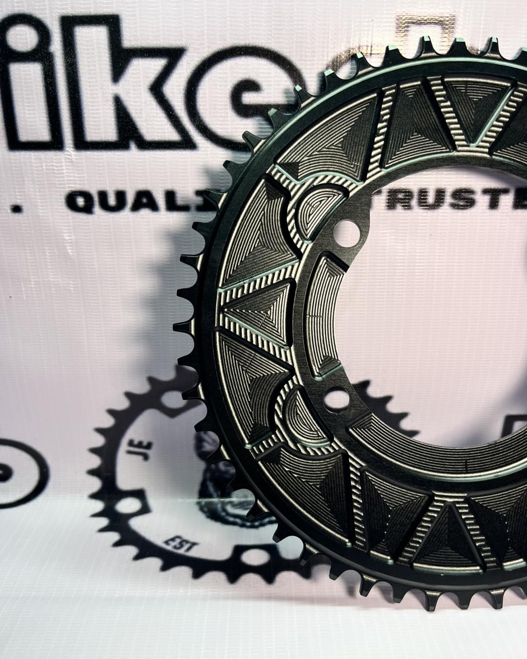 WUZEI 110 BCD 52T CHAINRING ROUND BLACK / PURPLE