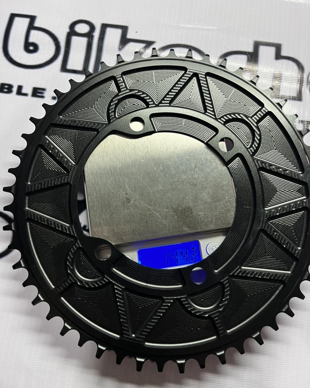 WUZEI 110 BCD 52T CHAINRING ROUND BLACK / PURPLE