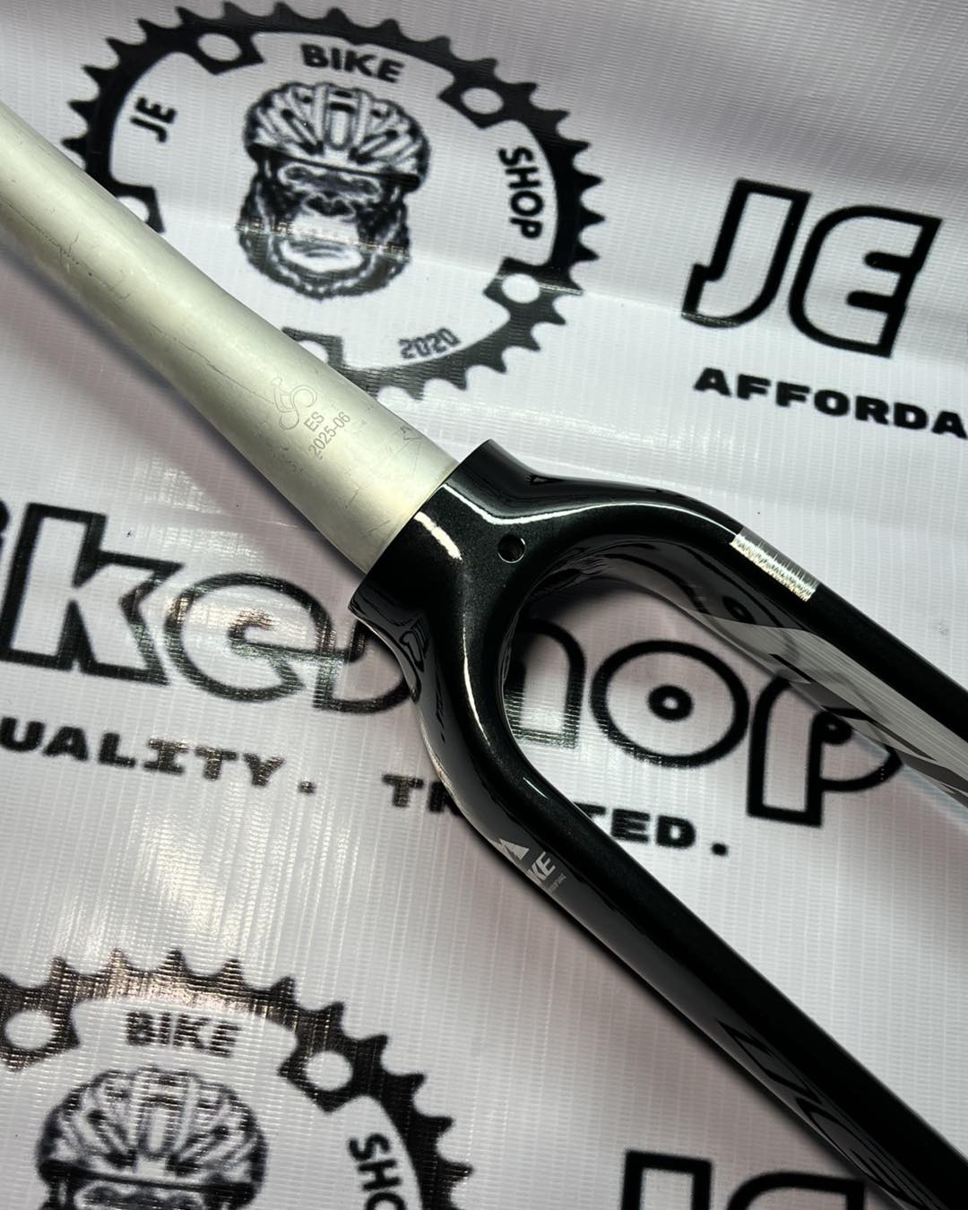 TANKE RIGID FORK 27.5 THRU AXLE