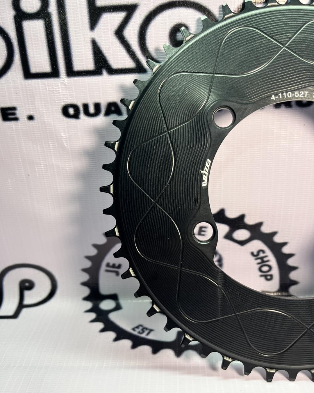 WUZEI 110 BCD 52T CHAINRING ROUND BLACK / PURPLE