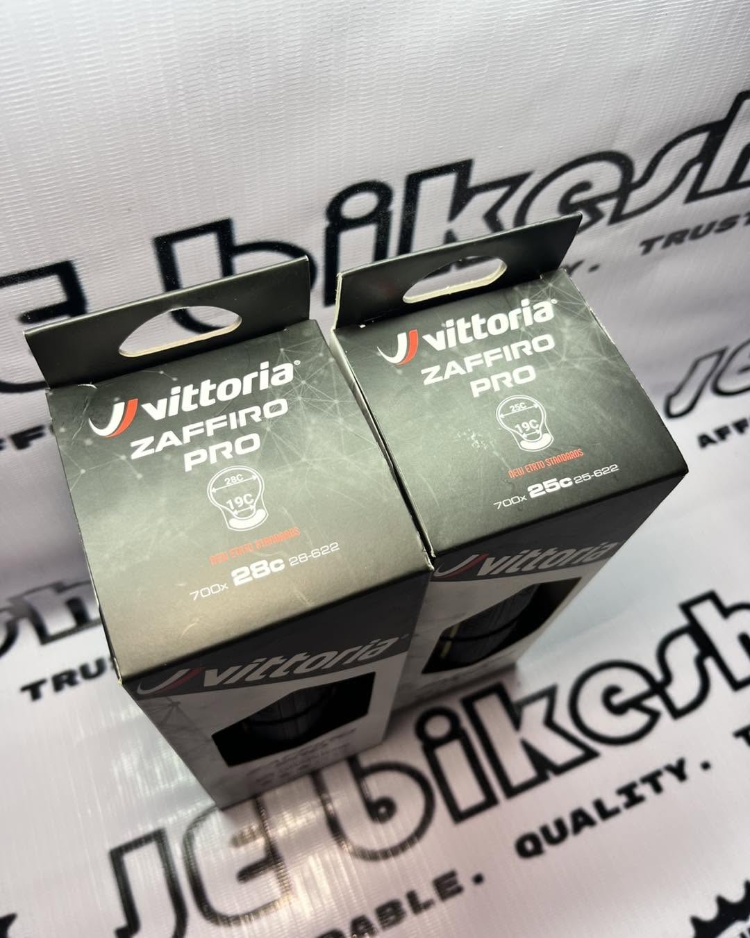 VITTORIA 700x 25C ZAFFIRO PRO TANWALL Tire