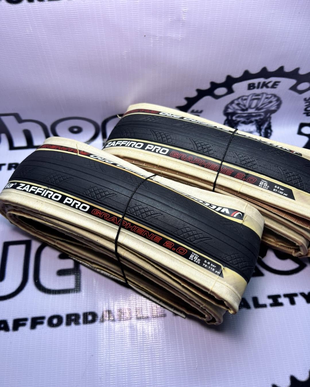VITTORIA 700x 25C ZAFFIRO PRO TANWALL Tire