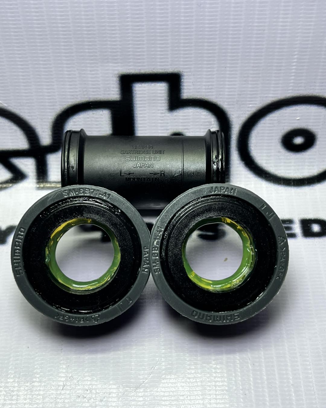 SHIMANO SM BB71-41 PRESSFIT HOLLOWTECH  BOTTOM BRACKET