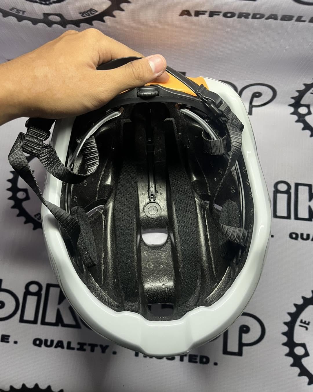 KASK UTOPIA WHITE ORANGE MEDIUM