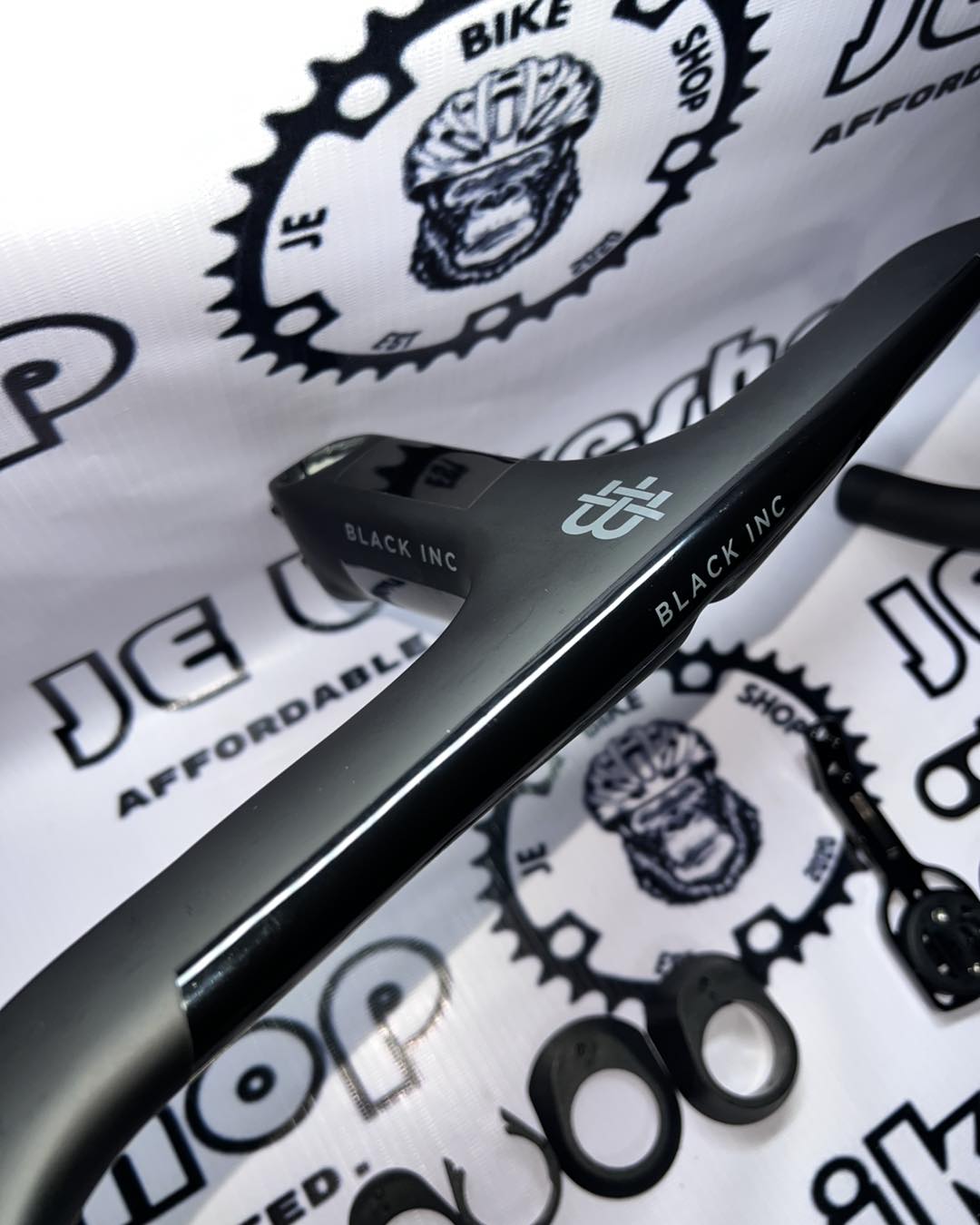 BLACK INC INTEGRATED CARBON DROP BAR 380 X 110 MM