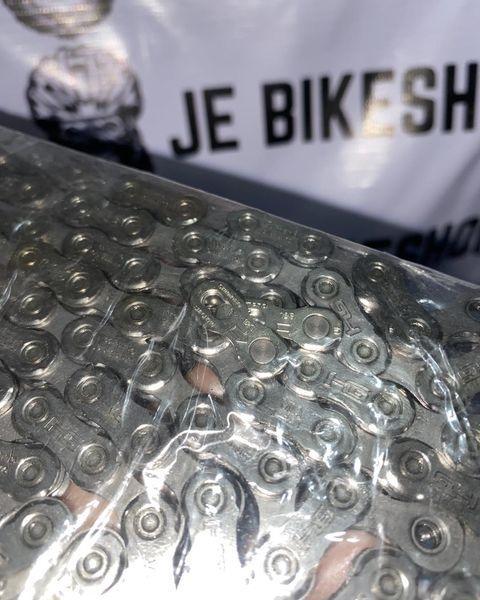 Shimano HG601 11s chain for precise and quiet gear changes