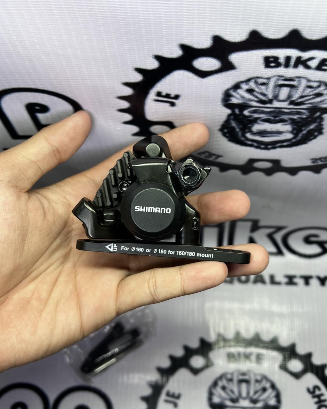 SHIMANO BR RS305 ACQUAINTED REAR WITH COOLING PIN BRAKE PADS CALIPER