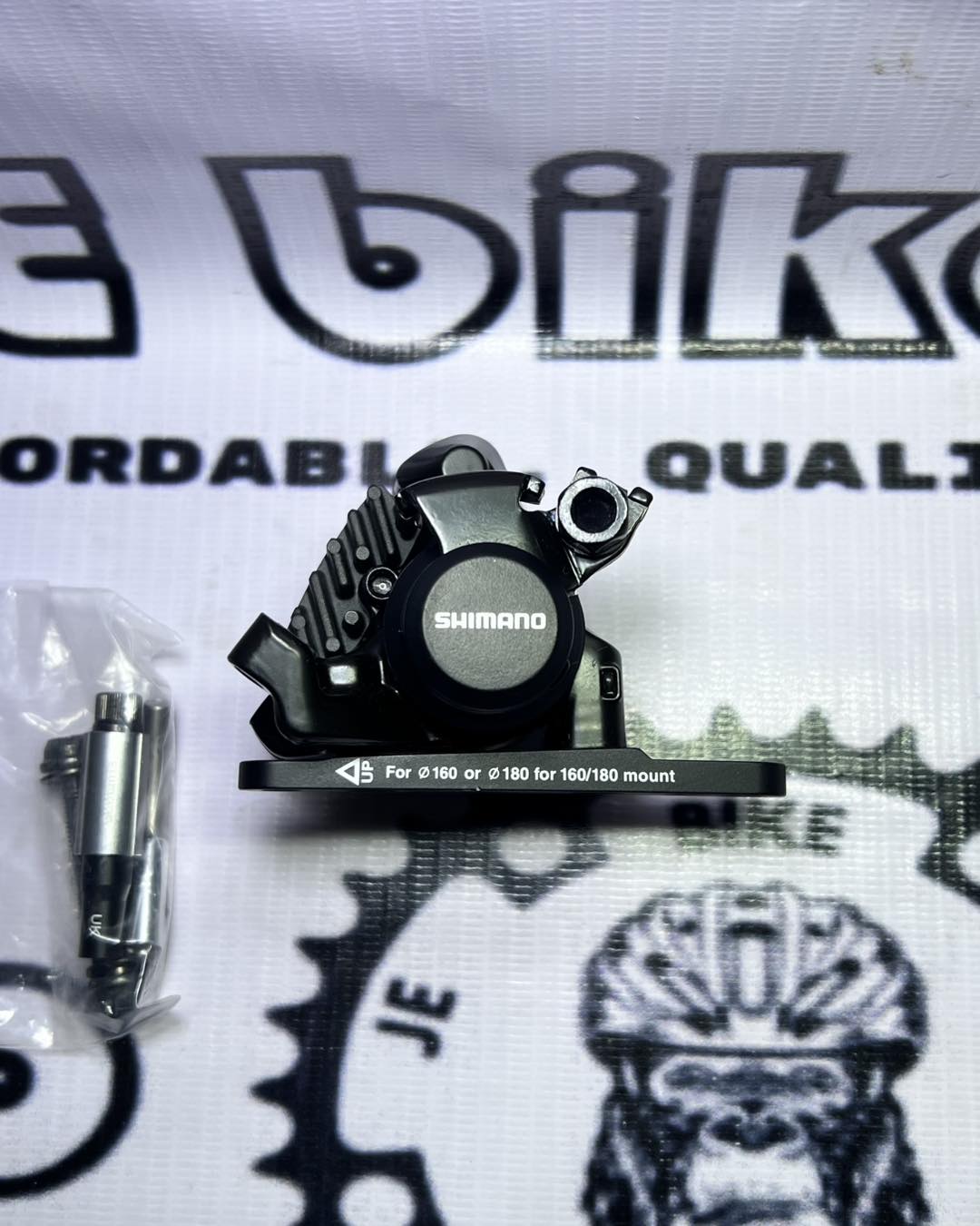 SHIMANO BR RS305 ACQUAINTED REAR WITH COOLING PIN BRAKE PADS CALIPER
