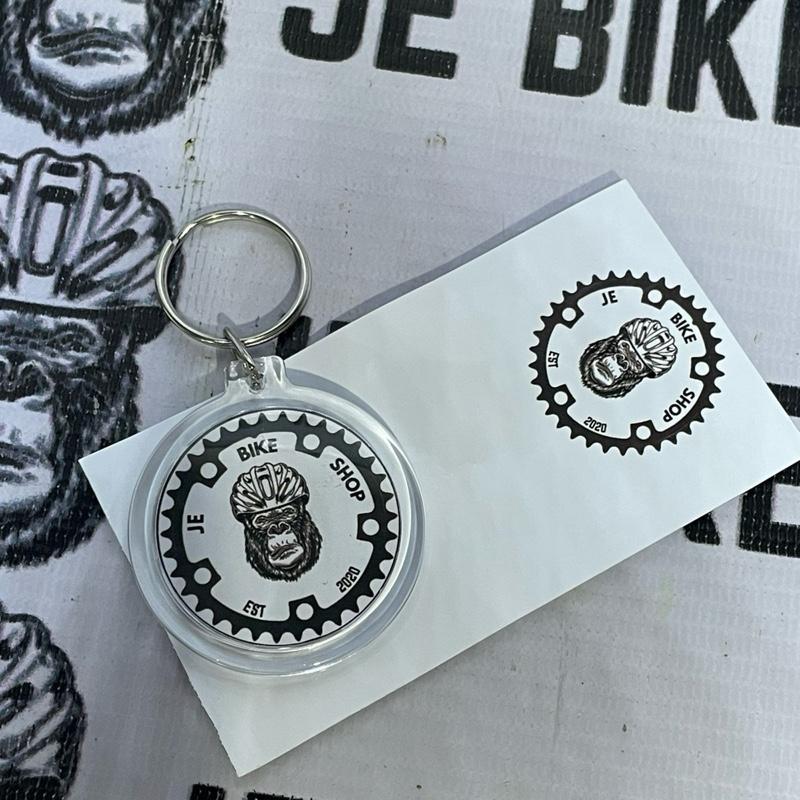 Bicycle-themed keychain from JE Bikeshop