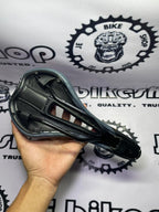 VELO SPEED FLEX WIDE PLUSH A PHILO SOPHY OF COMFORT SADDLE