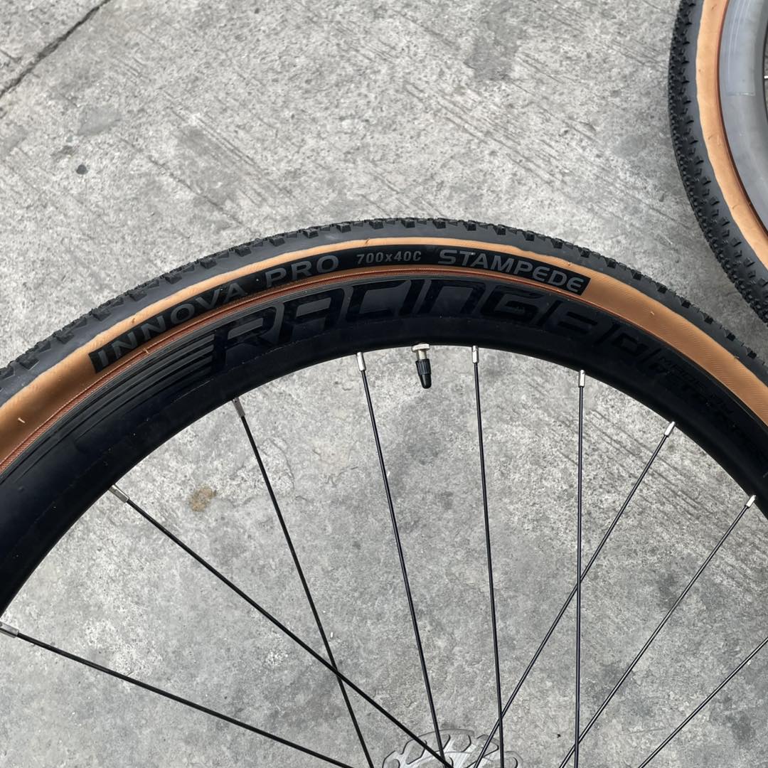 BRAND NEW RETROSPEC GRAVEL WHEELSET INNOVA TIRE, FLOATING ROTOR 140mm REAR, 160MM FRONT 6 PAWLS 1 TEETH