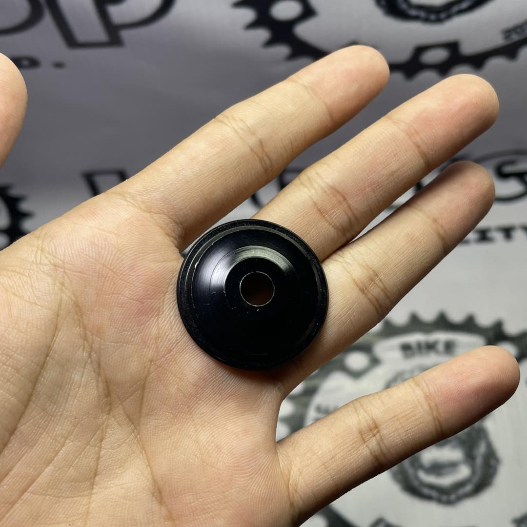 FLAT BLACK TOP CAP WITH STEEL BOLT ALUMINUM CAP