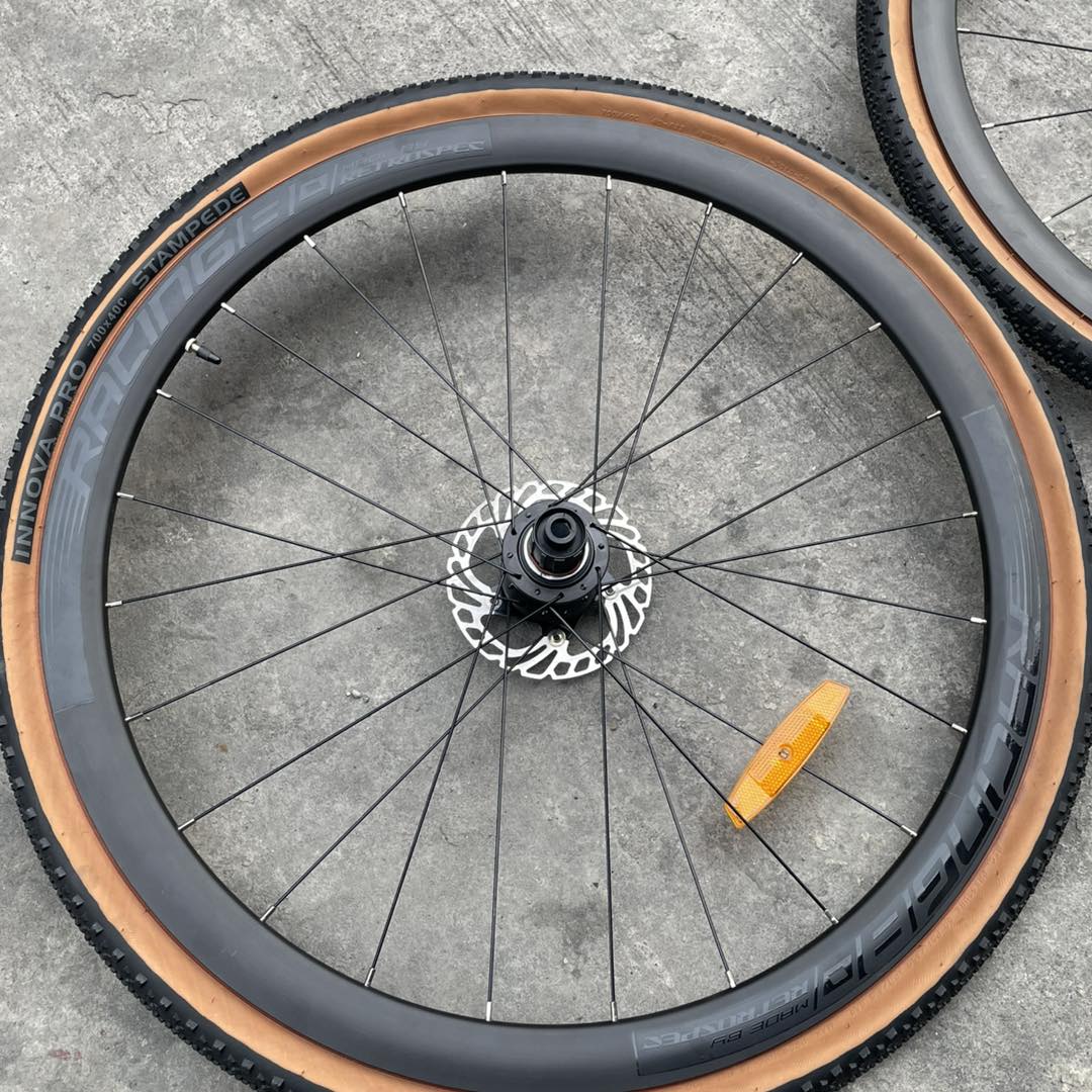 BRAND NEW RETROSPEC GRAVEL WHEELSET INNOVA TIRE, FLOATING ROTOR 140mm REAR, 160MM FRONT 6 PAWLS 1 TEETH