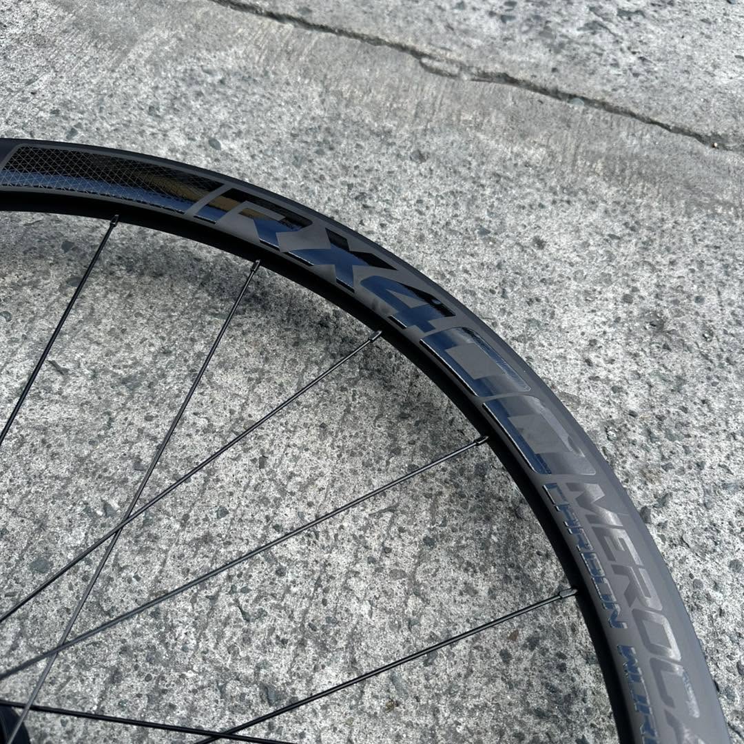 MEROCA 21/21 HOLES 42 MM THRU AXLE 6 BOLTS CARBON RIMSET