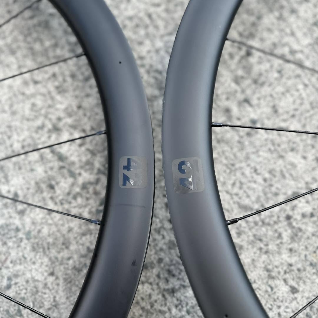 MEROCA 21/21 HOLES 42 MM THRU AXLE 6 BOLTS CARBON RIMSET