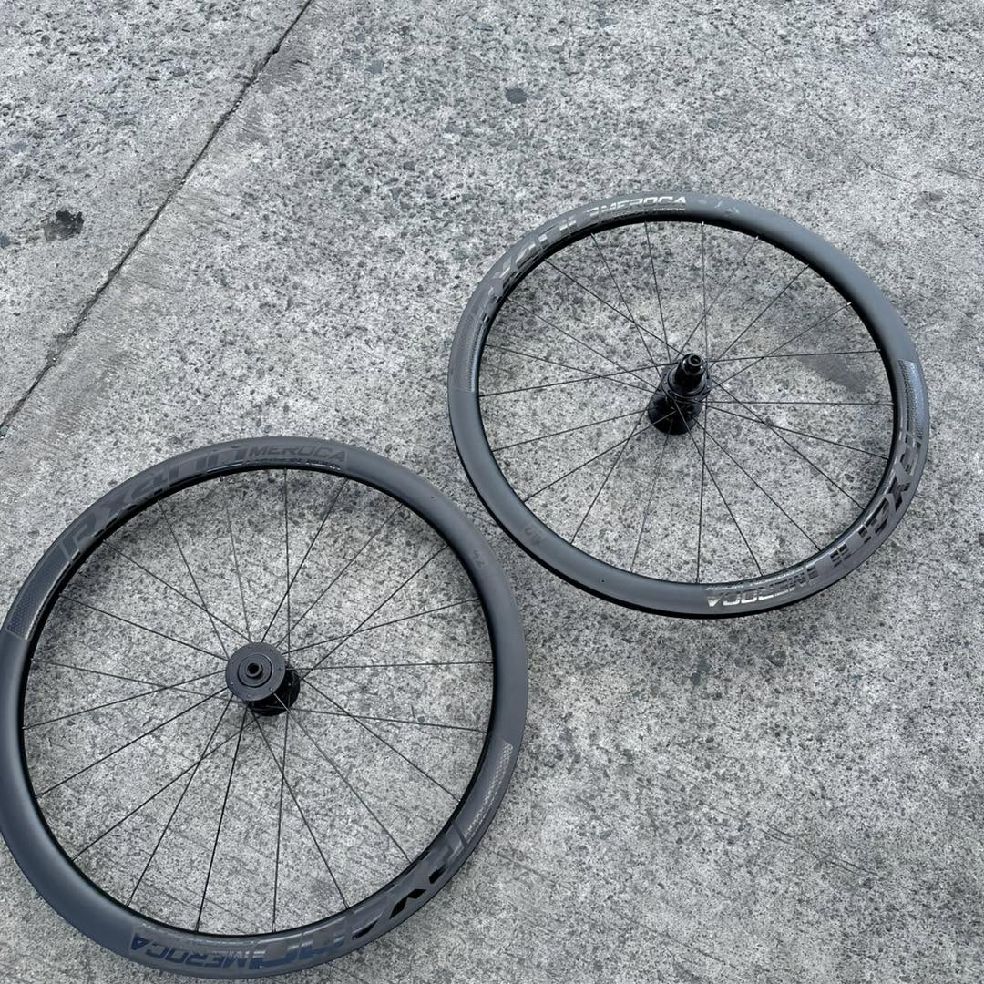MEROCA 21/21 HOLES 42 MM THRU AXLE 6 BOLTS CARBON RIMSET