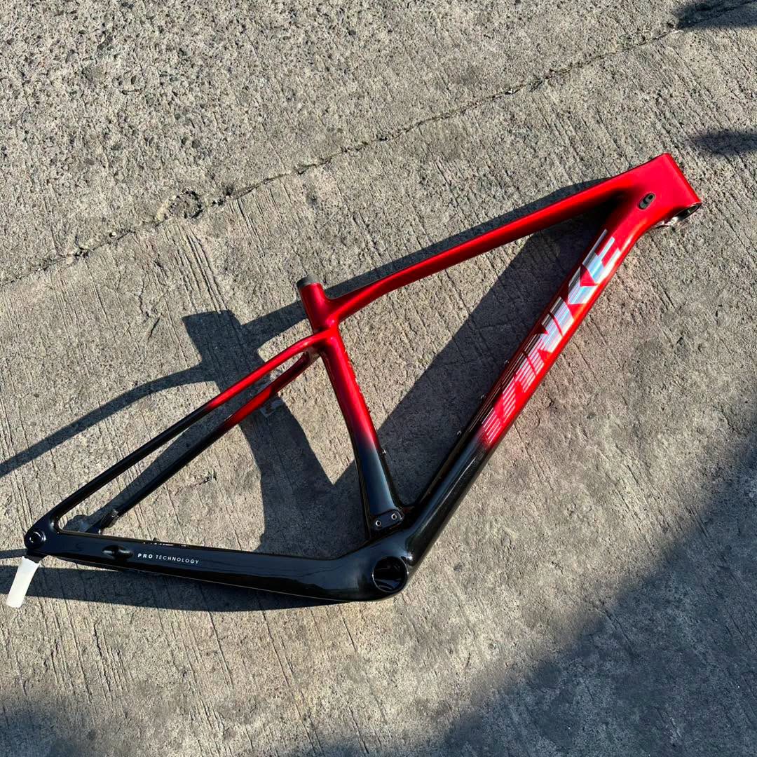 TANKE 29 SMALL TK5 BLACK RED FRAME