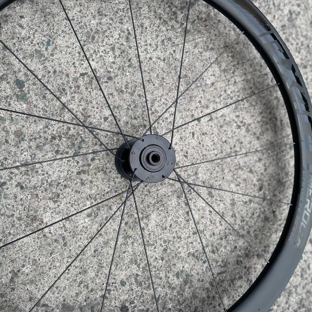 MEROCA 16 / 21 HOLES 42 MM THRU AXLE 6 BOLTS CARBON RIMSET 6 PAWLS 3 TEETH