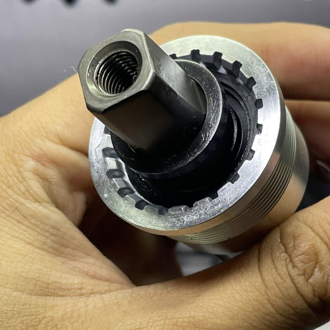 SHIMANO 117.5 MM SQUARE TAPERED BOTTOM BRACKET