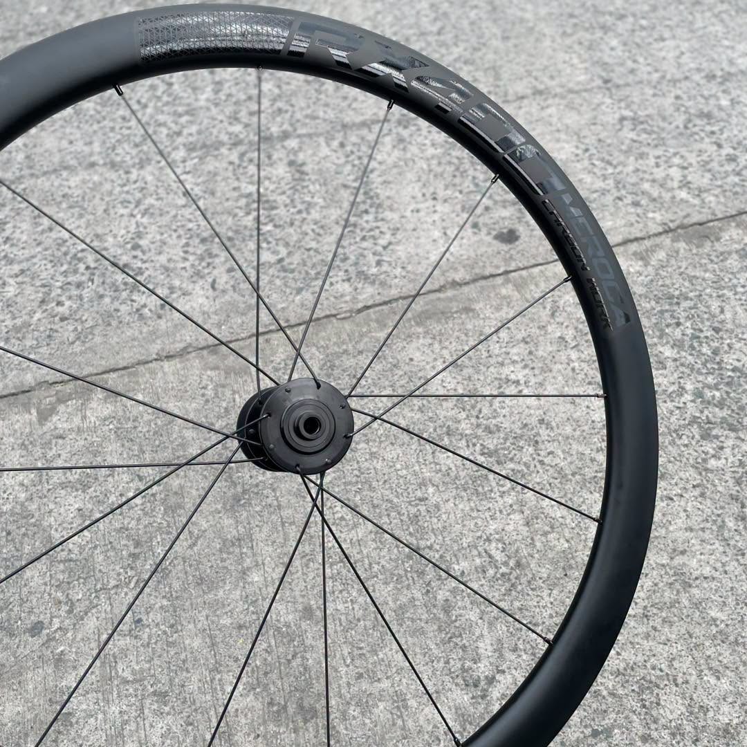 MEROCA 16 / 21 HOLES 42 MM THRU AXLE 6 BOLTS CARBON RIMSET 6 PAWLS 3 TEETH