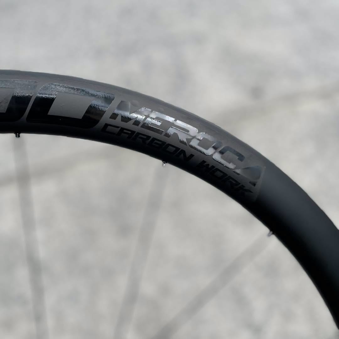 MEROCA 16 / 21 HOLES 42 MM THRU AXLE 6 BOLTS CARBON RIMSET 6 PAWLS 3 TEETH
