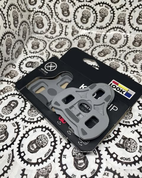 Replacement LOOK KEO gray pedal grip attachment.