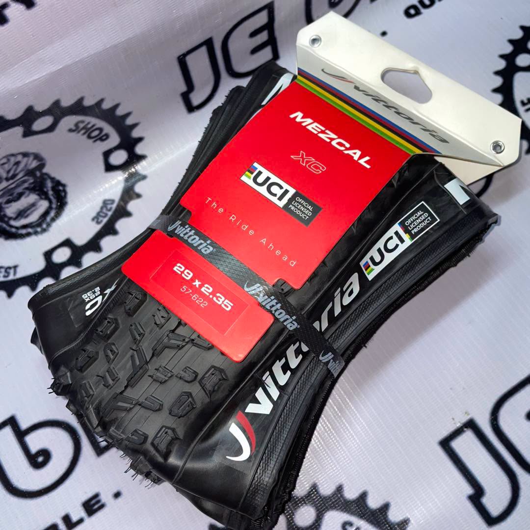 VITTORIA MEZCAL 29 X 2.35 UCI BLACK TIRE