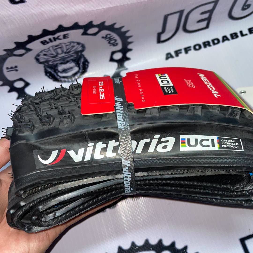 VITTORIA MEZCAL 29 X 2.35 UCI BLACK TIRE