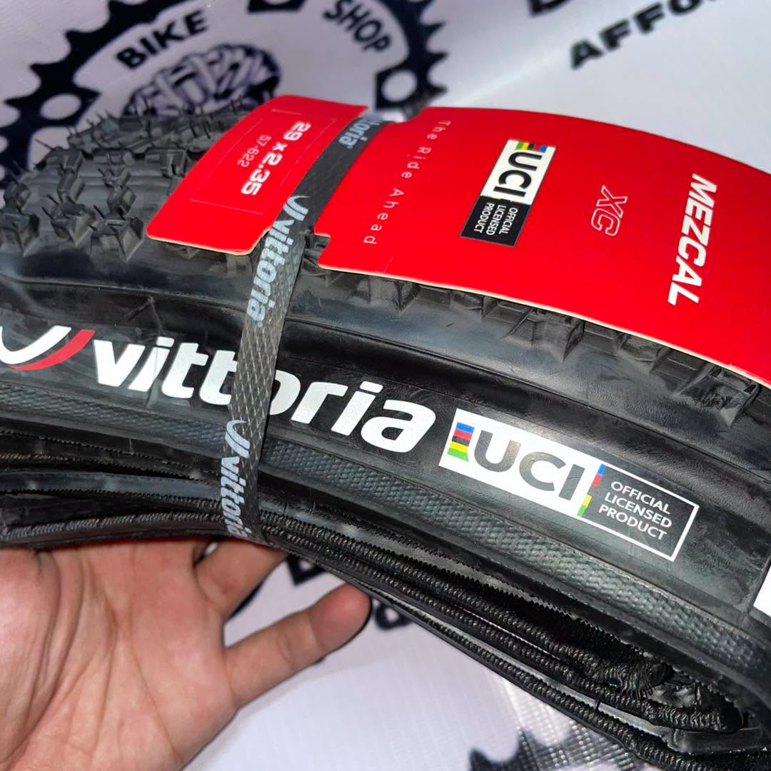 VITTORIA MEZCAL 29 X 2.35 UCI BLACK TIRE